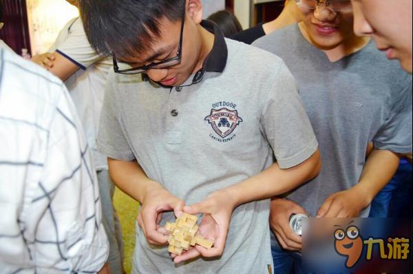 《剑侠情缘手游》古装校花亮相,再续剑侠未了情