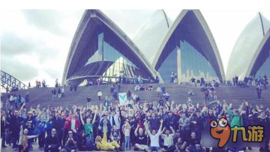 两千名《精灵宝可梦：GO》澳洲玩家组队上街“游行”