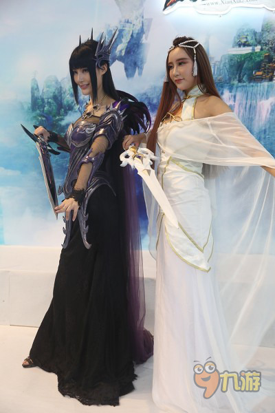 巨人展臺清純萌妹仙俠世界CosPlay