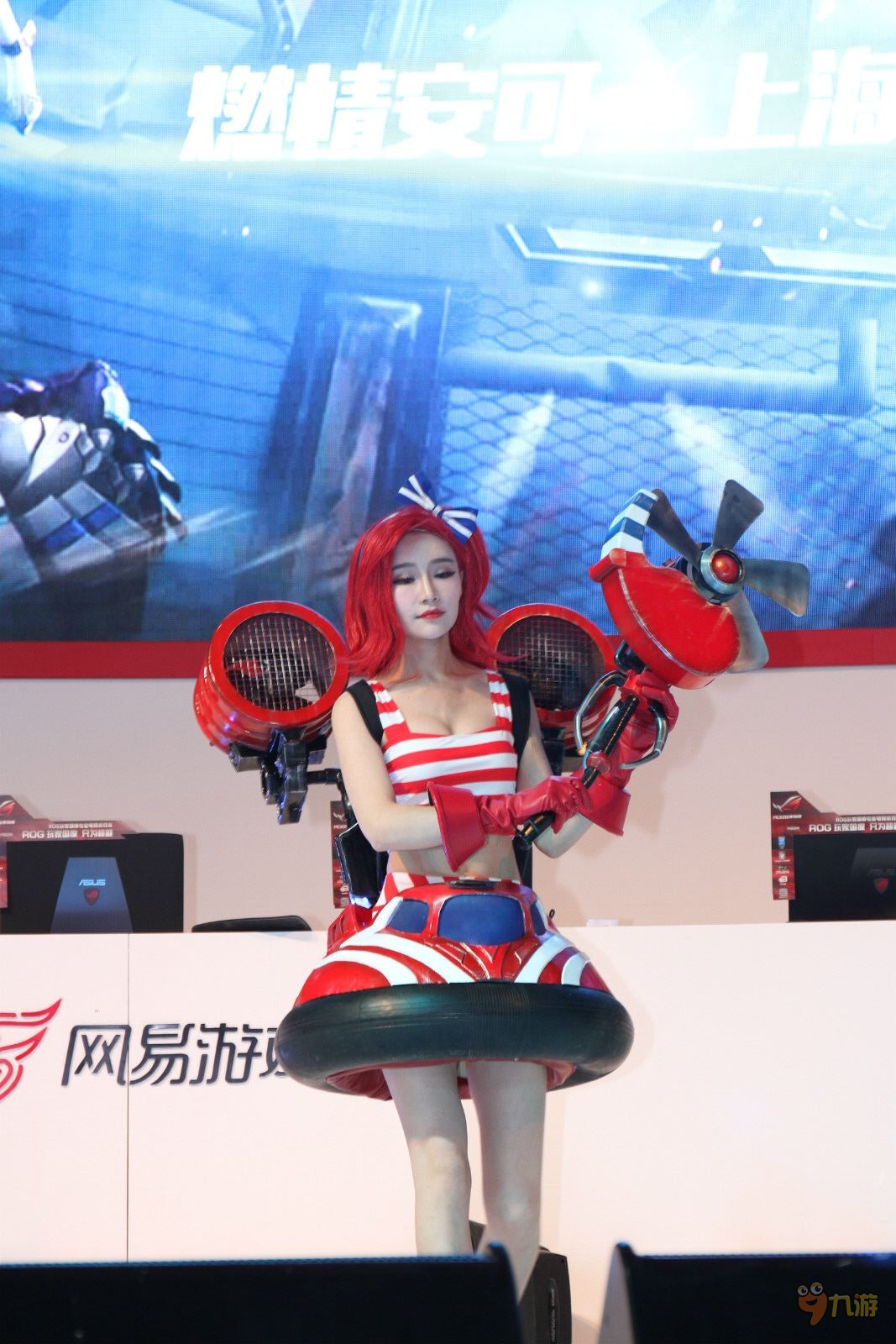 網(wǎng)易CosPlay清純萌妹子變身人型挖掘機