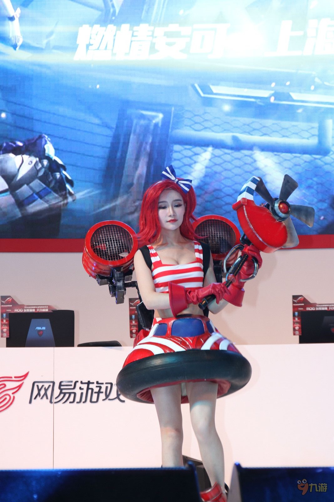 網(wǎng)易CosPlay清純萌妹子變身人型挖掘機