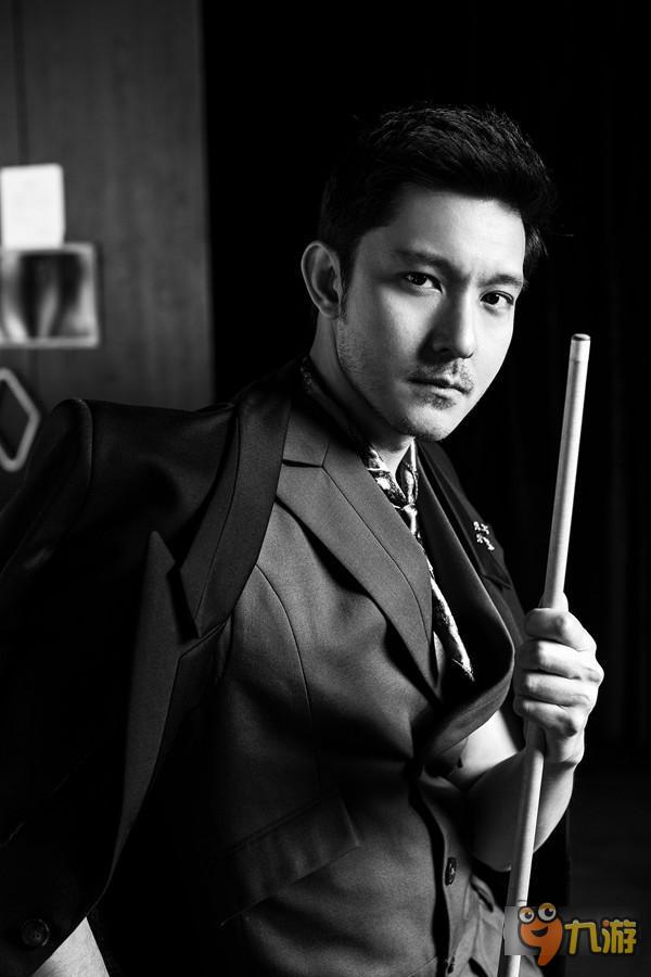 立威廉黑白时尚大片 成熟冷峻都市型男