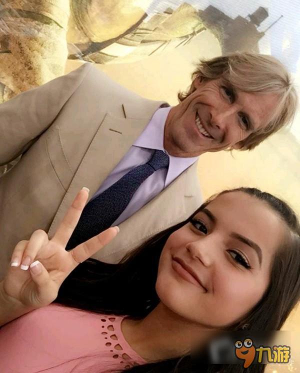 明年上映 《变形金刚5》首曝片场照：雪佛兰疑似伪装成出租车的变形金刚