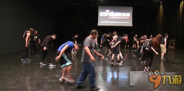 《行尸走肉》主题乐园招募“丧尸” 群魔乱舞十分恐怖