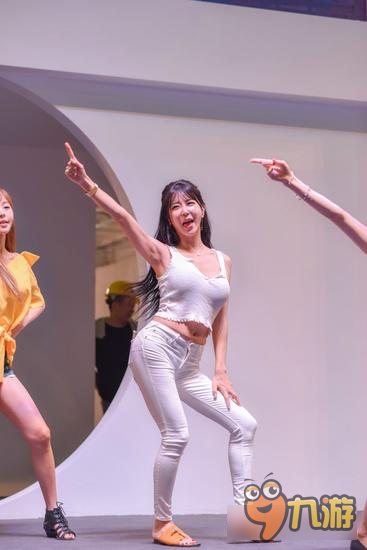 CJ2016：展会首日SG抢先看 韩国美女画风大不同