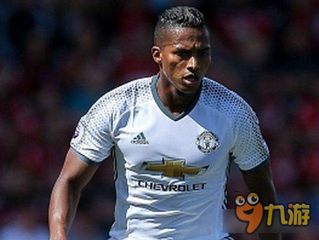 英超首轮竟然如此激烈，伊布誓要称霸英超？