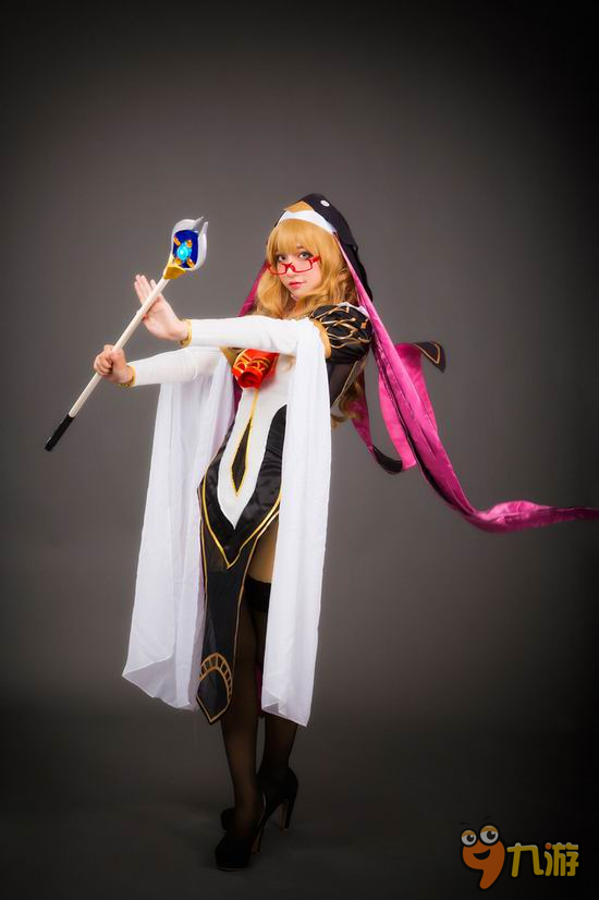 螺旋境界線人氣角色芙爾娜神還原COS